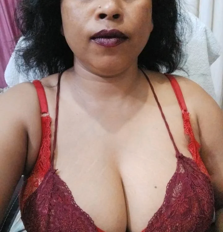 Lusty-Devi24 offline chatrum