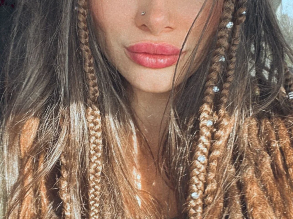 Rosinaya's most recent online preview