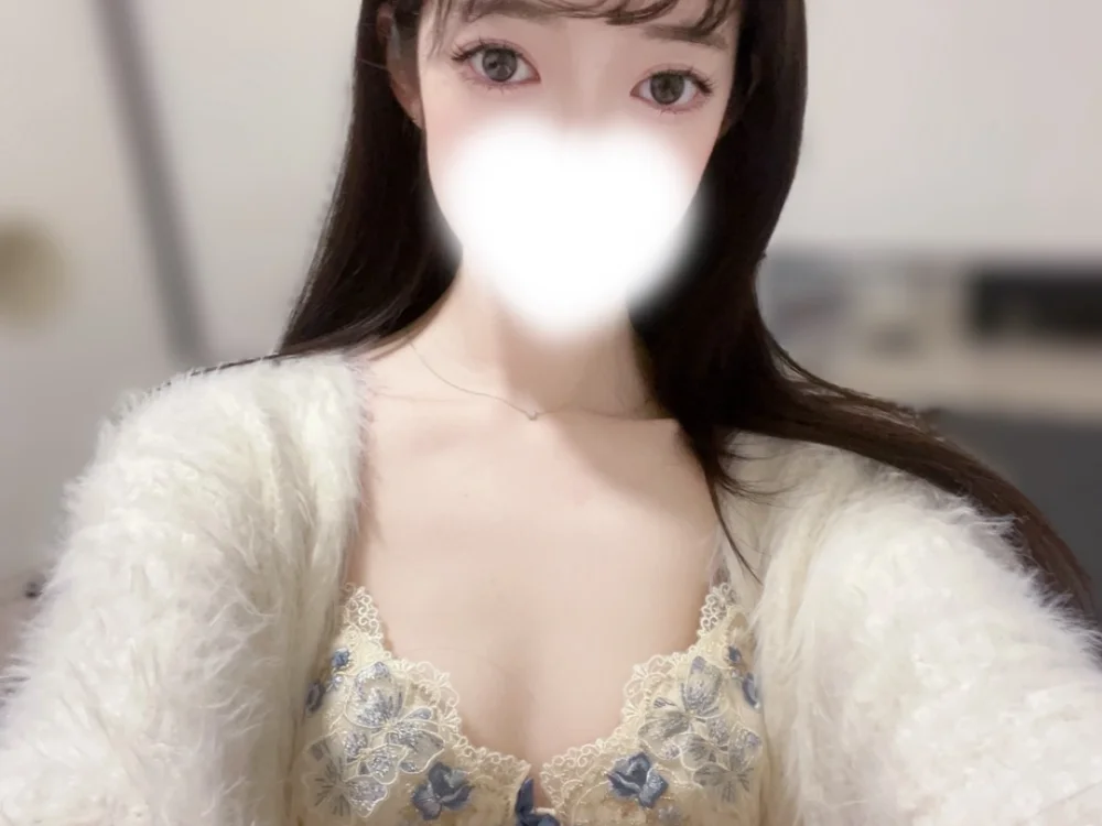 nono_0o Adlı Modelin Çevrimdışı XXX Sohbeti