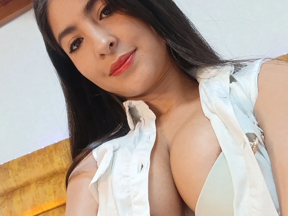 emy___'s Offline XXX Chat
