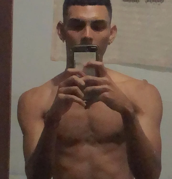 kev_sexyboy's Offline XXX Chat