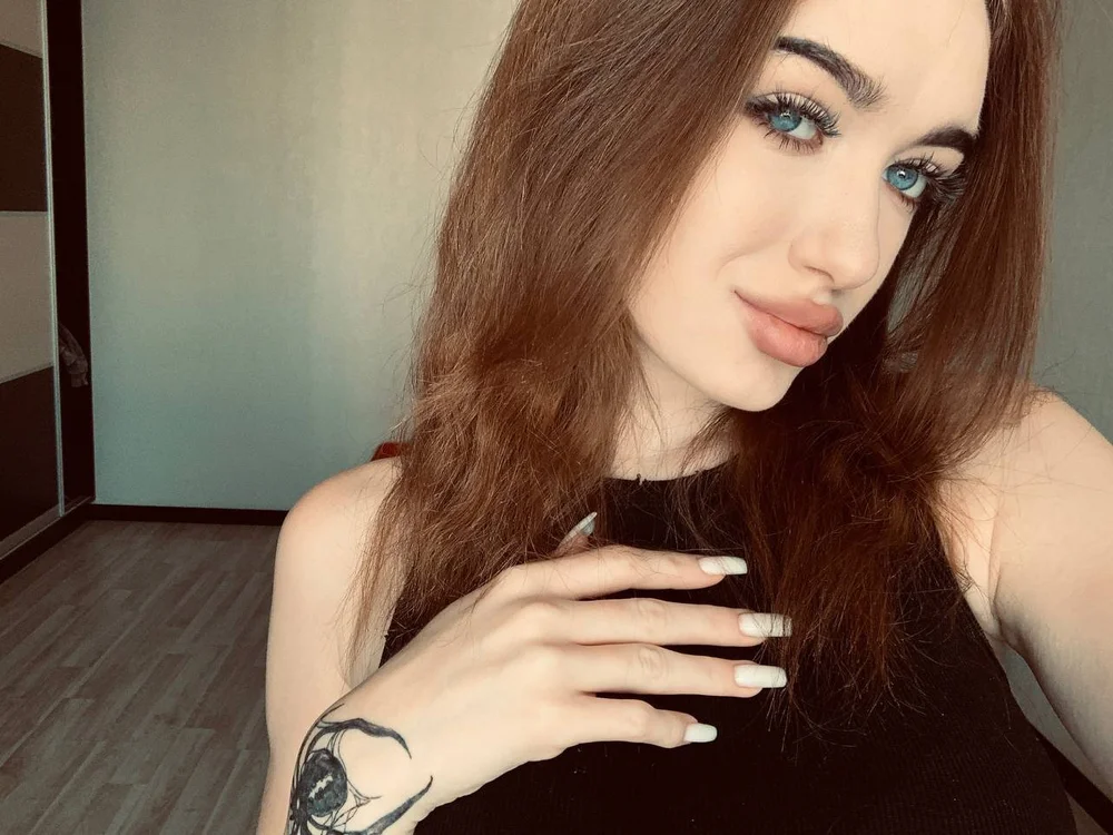 ErikaJohnsen offline chatrum