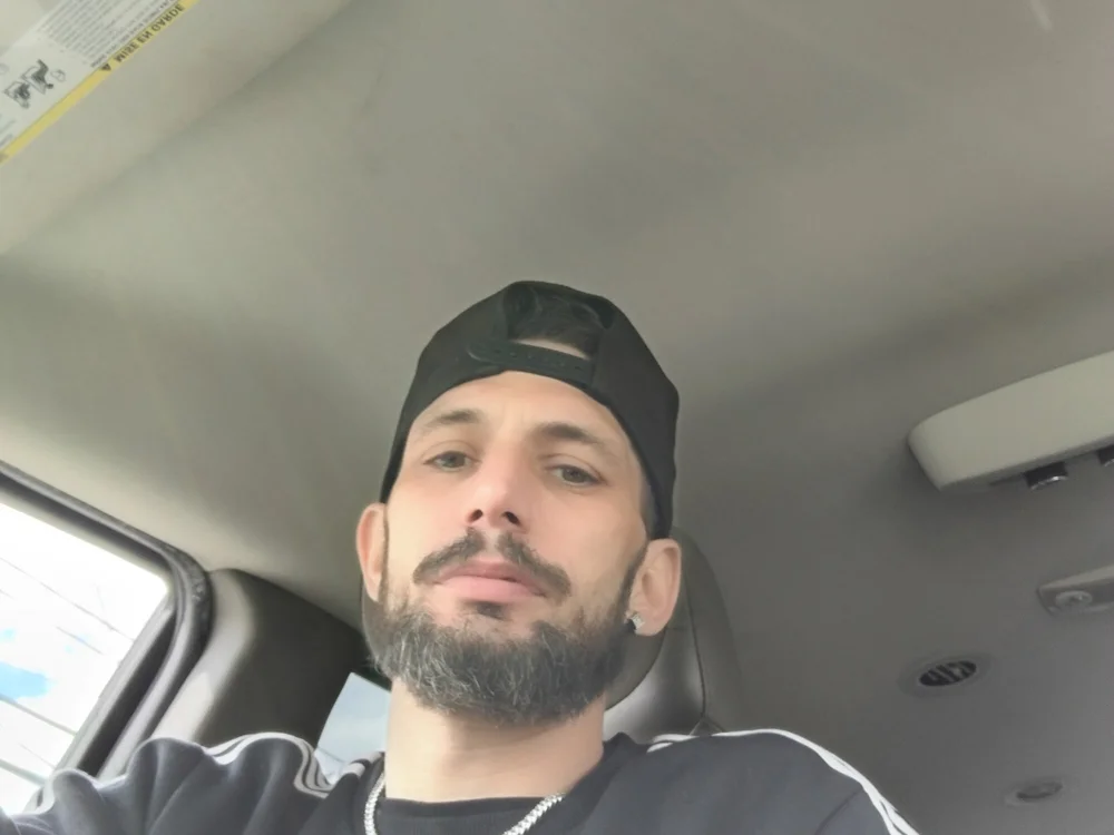 bitemeharder3233n Offline XXX chat