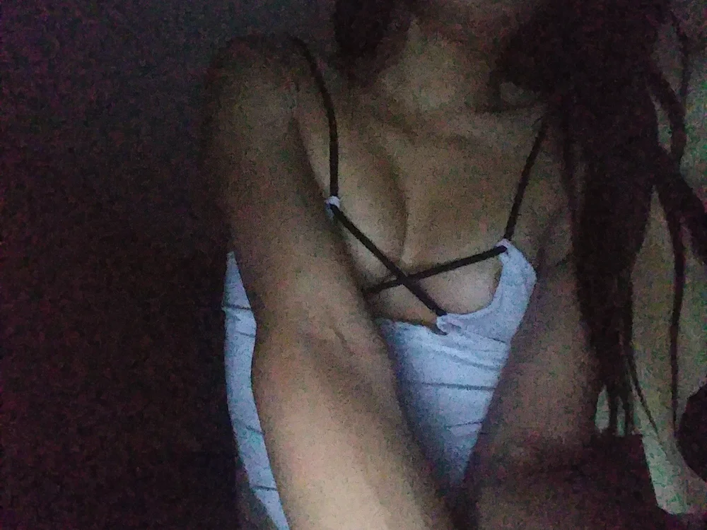 isisgorgeous69's Offline XXX Chat