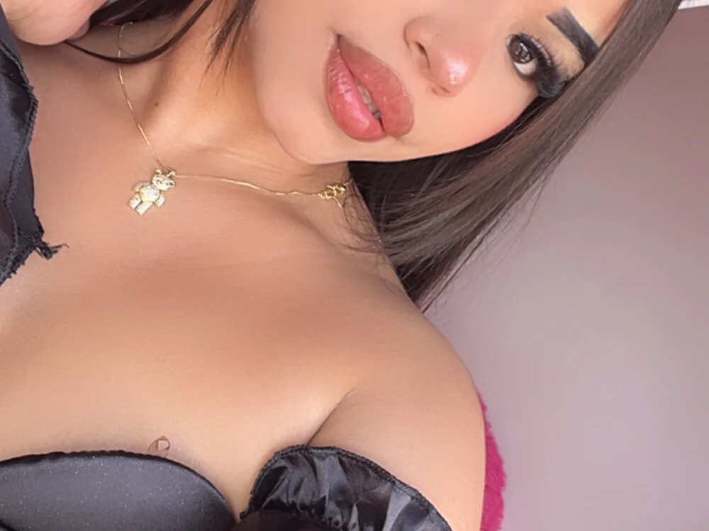 Princess_Roxane Offline XXX Chat