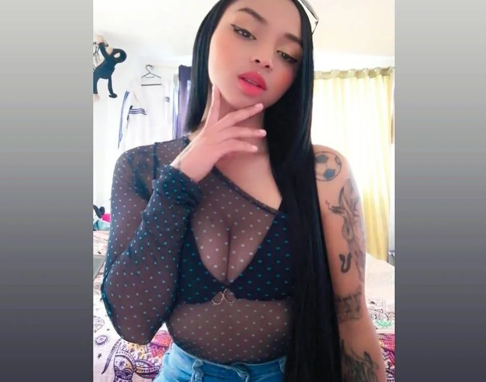 Nice_slave_ Adlı Modelin Çevrimdışı Sohbet Odası
