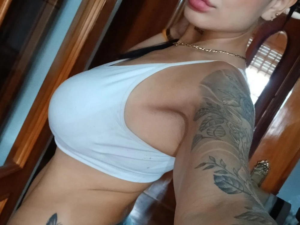 SaraLopez01_ offline chatrum