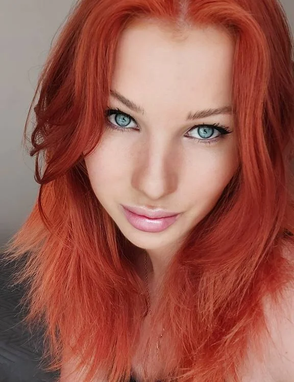 BrieOlson's Offline Chat Room