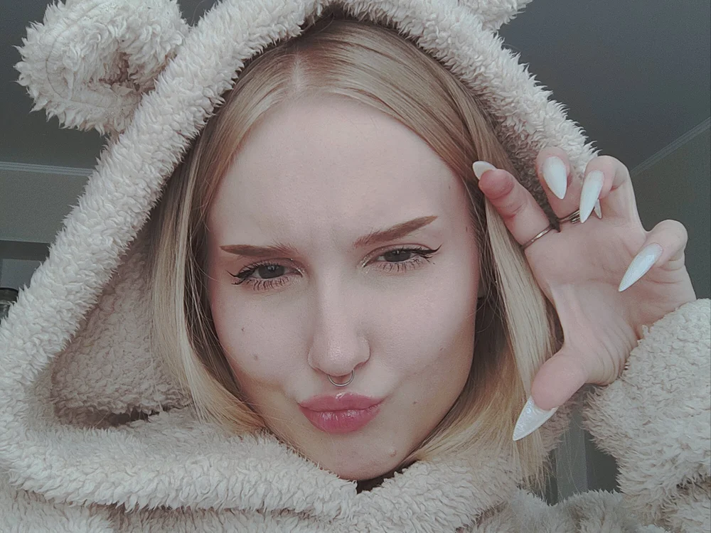 AlthenaArras' Offline Chat Room
