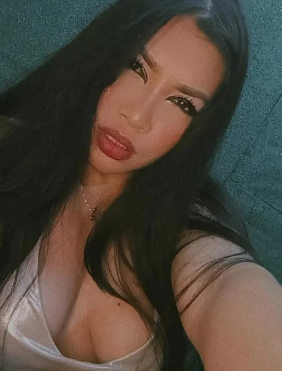 Sophia_Brunett's Offline XXX Chat