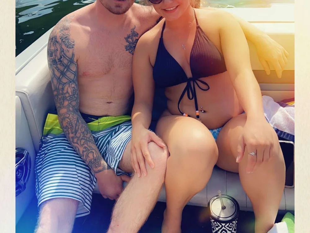 Tyler_N_Reese's Offline XXX Chat