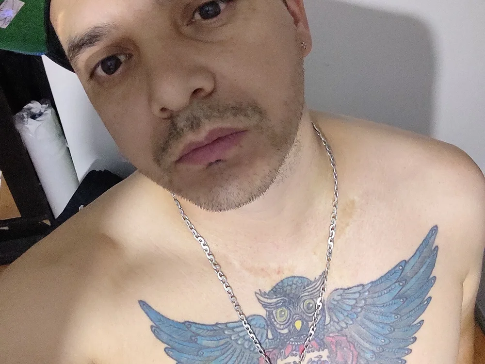 eldiablo2102's Offline Chat Room