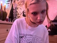 curlingdear's Offline Chat Room