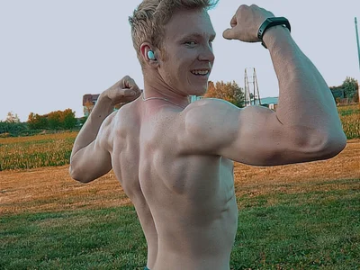 Adixonek Male Hd Striptease Webcam