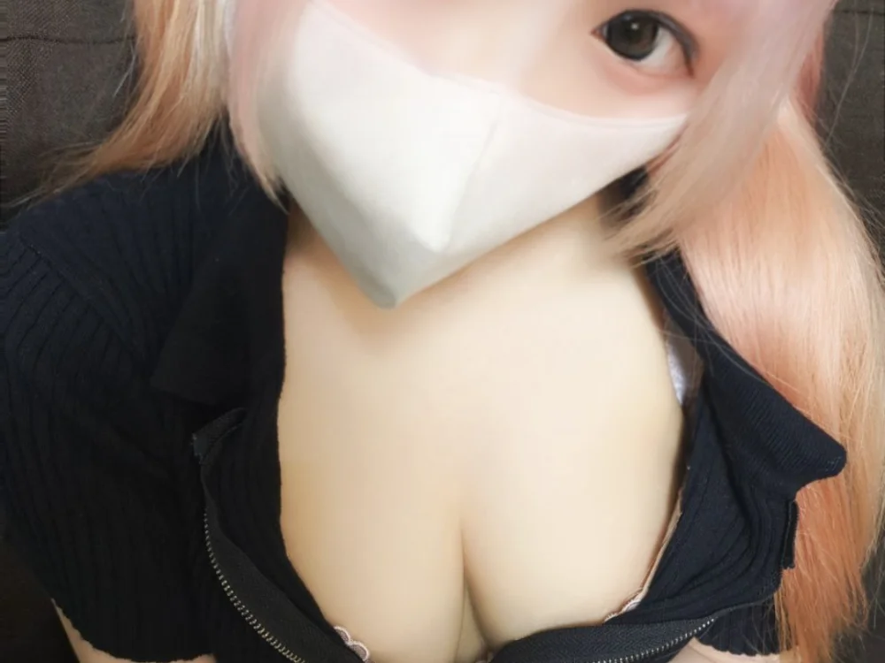 pome-chaaan Adlı Modelin Çevrimdışı XXX Sohbeti