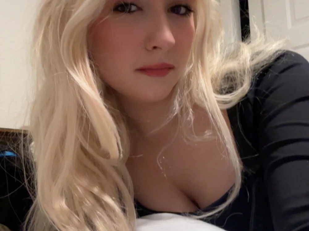 sluttyblondebaby offline chatrum
