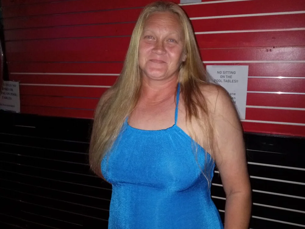 wetnwildforyou's Offline XXX Chat