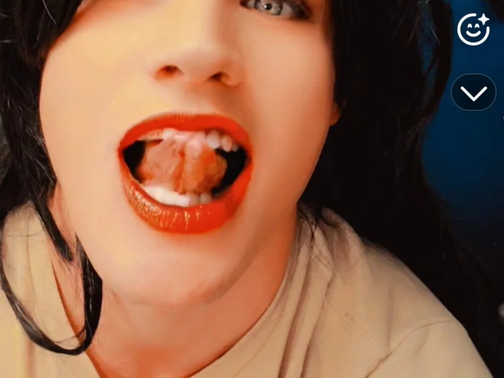 MaddyC6992 offline XXX-chat