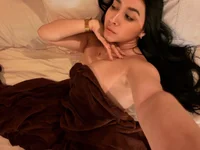 Charlotte_Shelby_'s Live XXX Chat