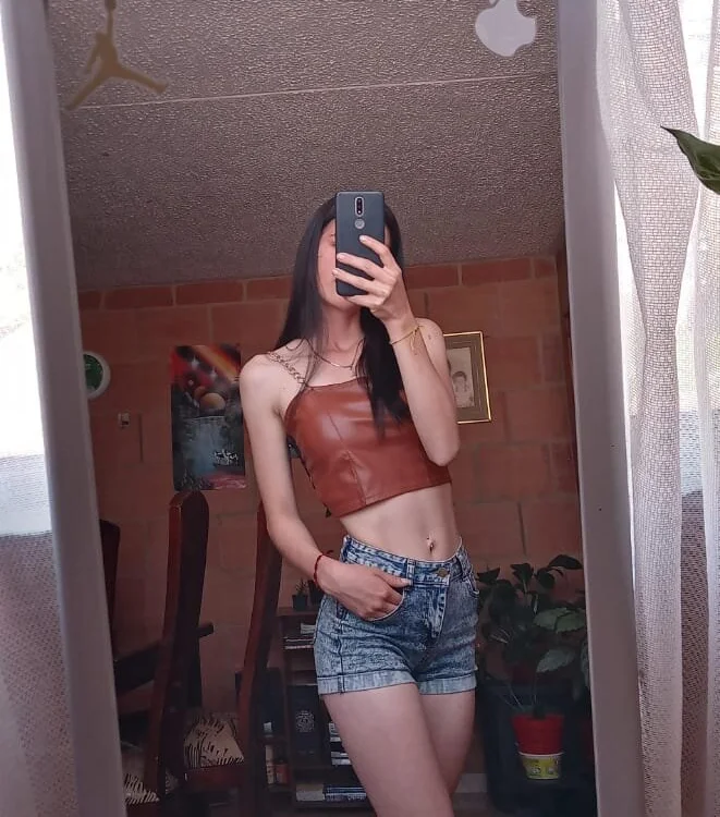 Офлайн-чат XXX ChloeJohnsoon