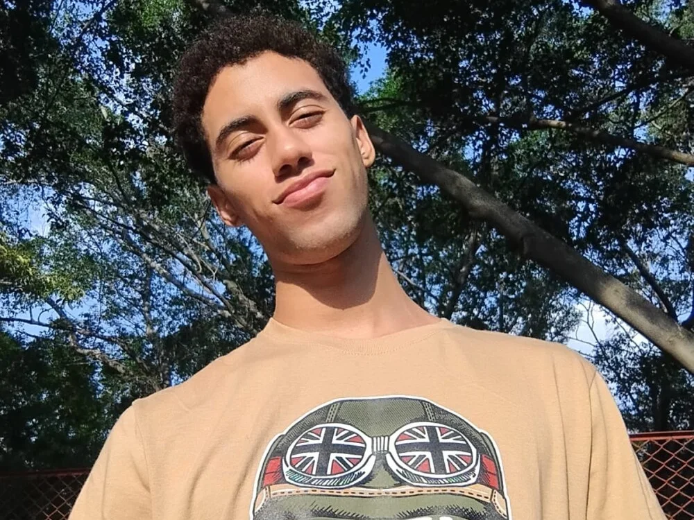 The_Denis Adlı Modelin Çevrimdışı XXX Sohbeti