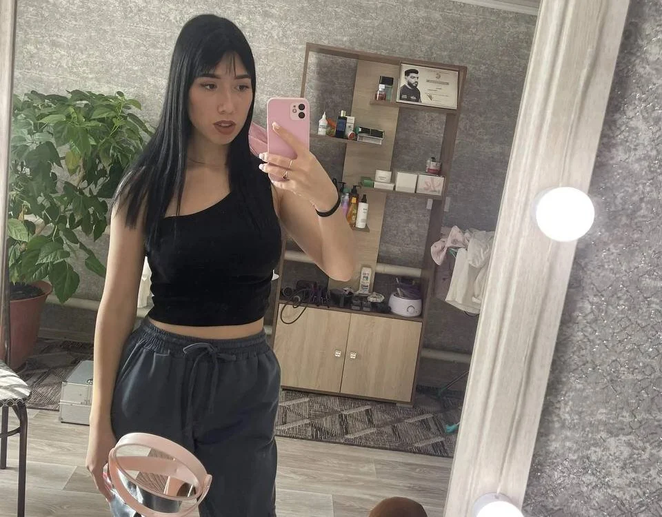 YukiPevartin's Offline XXX Chat