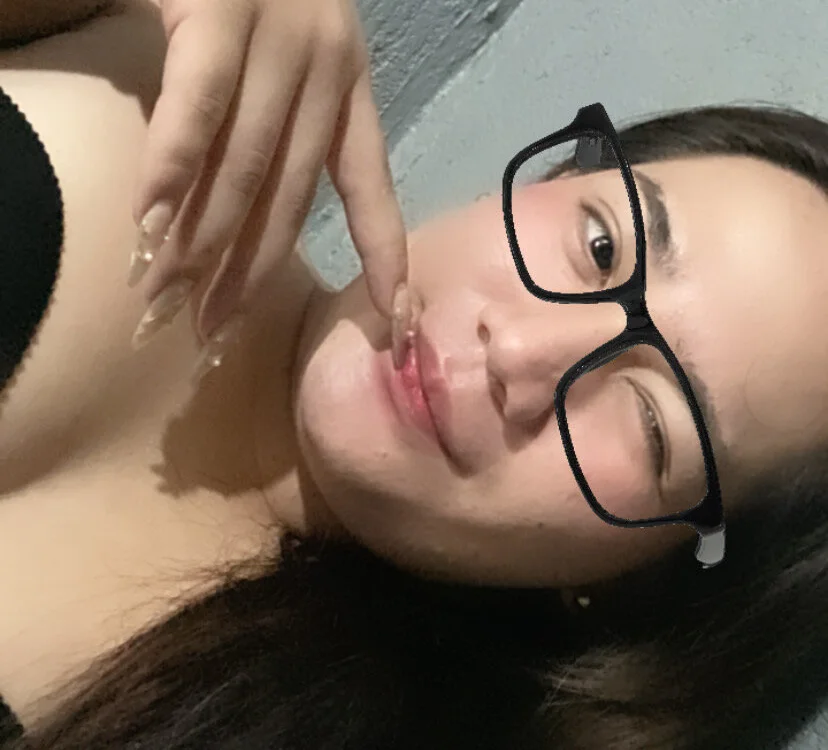 LadyFatima's Offline Chat Room