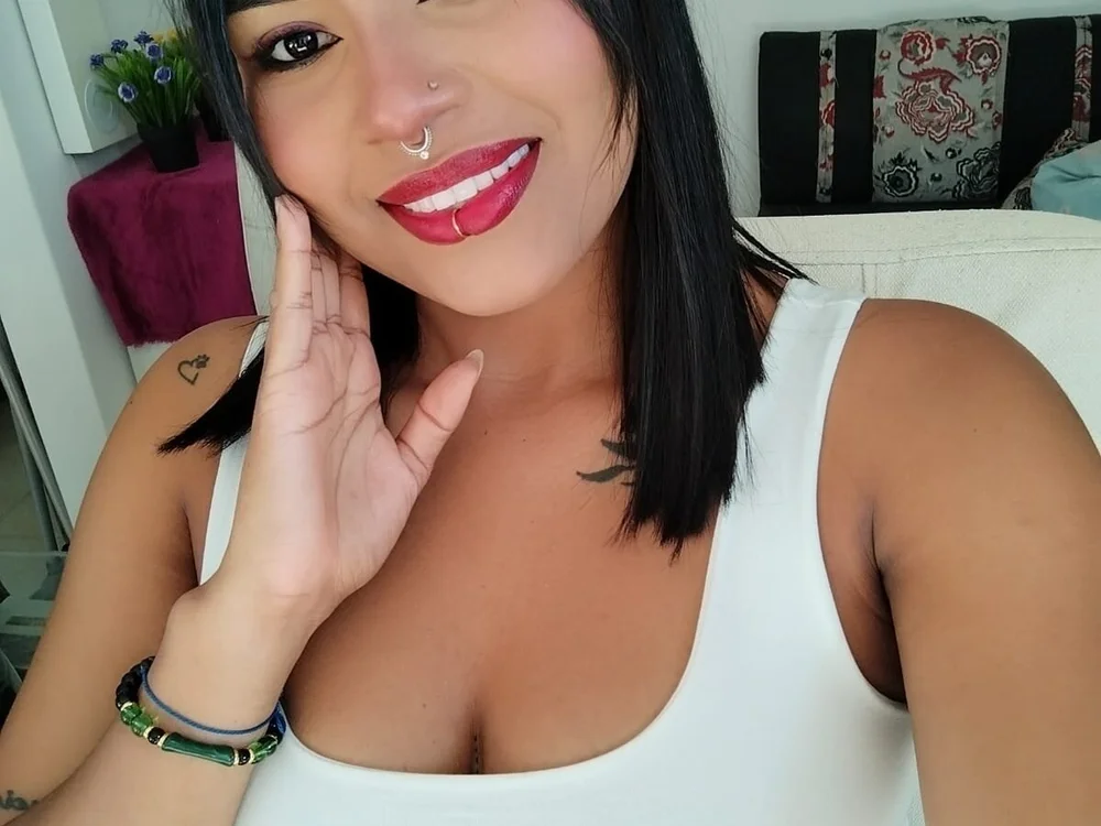 AGATTA0 অফলাইন XXX চ্যাট