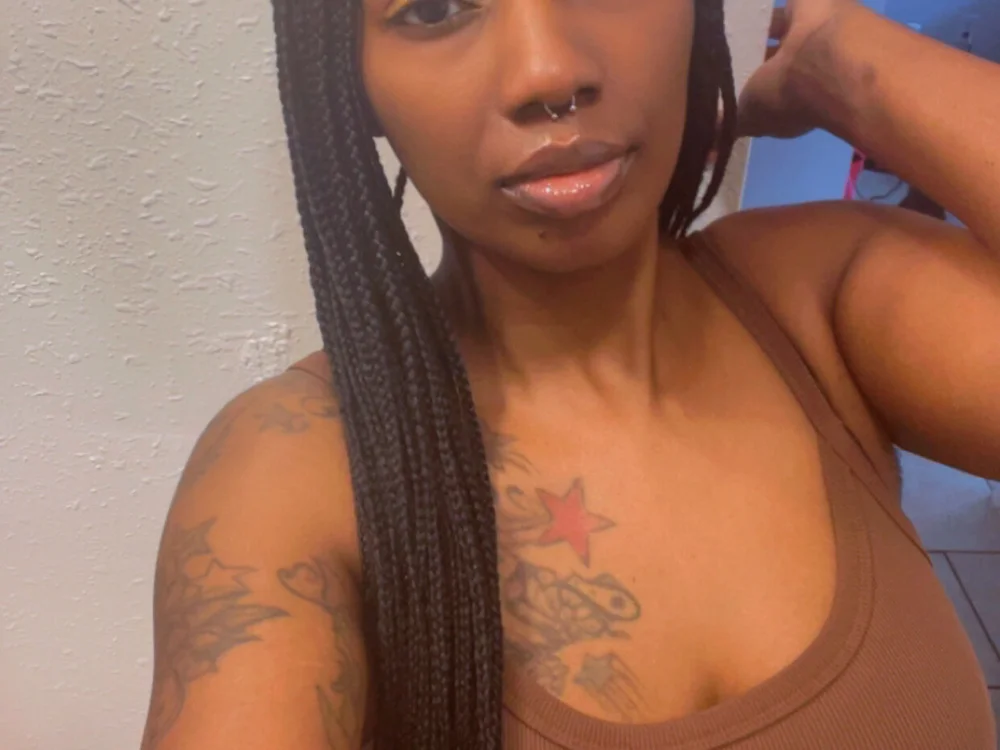 GoddessNia's Offline Chat Room