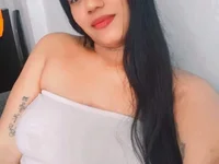 Модель curvybrunnete