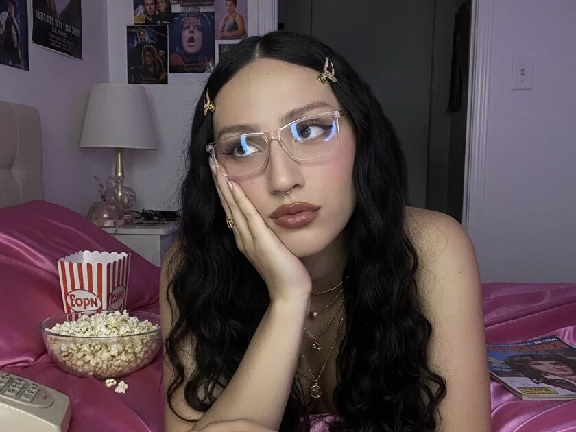 دردشة Im_lauritaa الجنسية دون اتصال