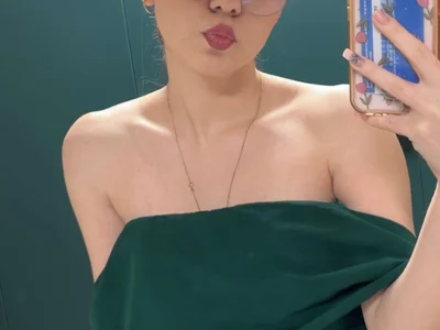 wet_sophie