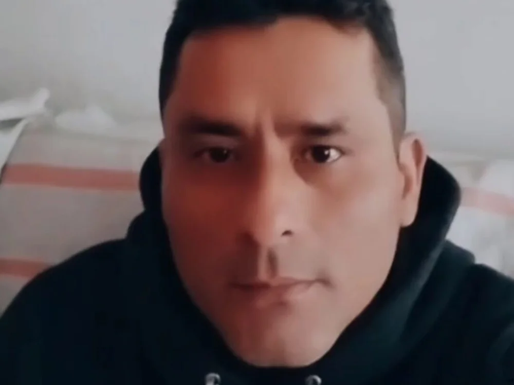 timido13273 Adlı Modelin Çevrimdışı XXX Sohbeti