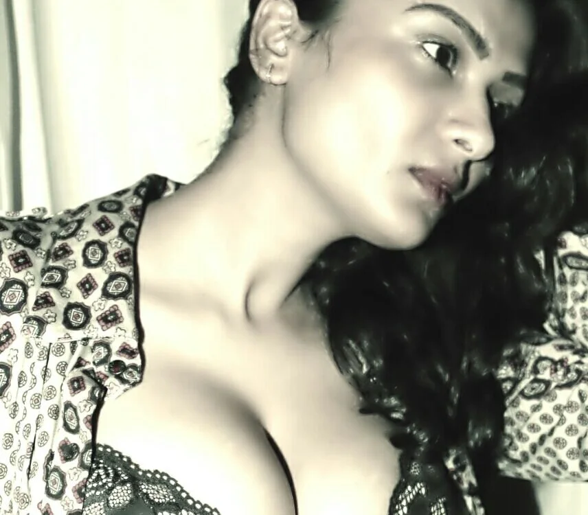 Bangoli_Couples' Offline XXX Chat