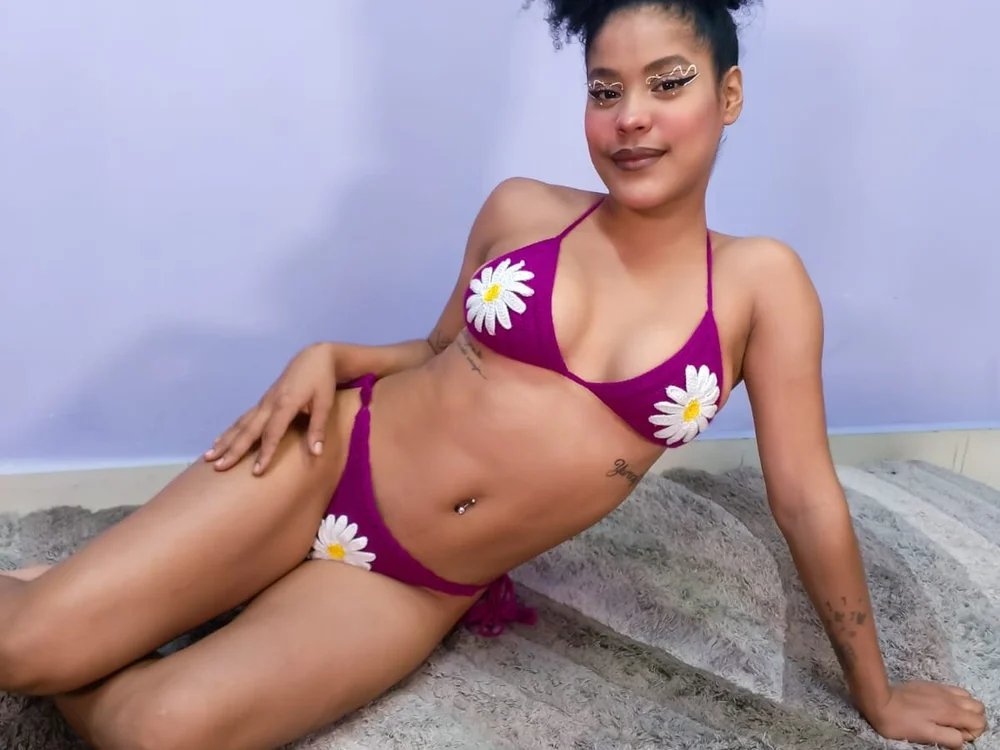 sharonbombo Offline XXX Chat