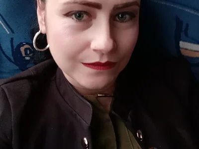 LizzandAlyz on StripChat