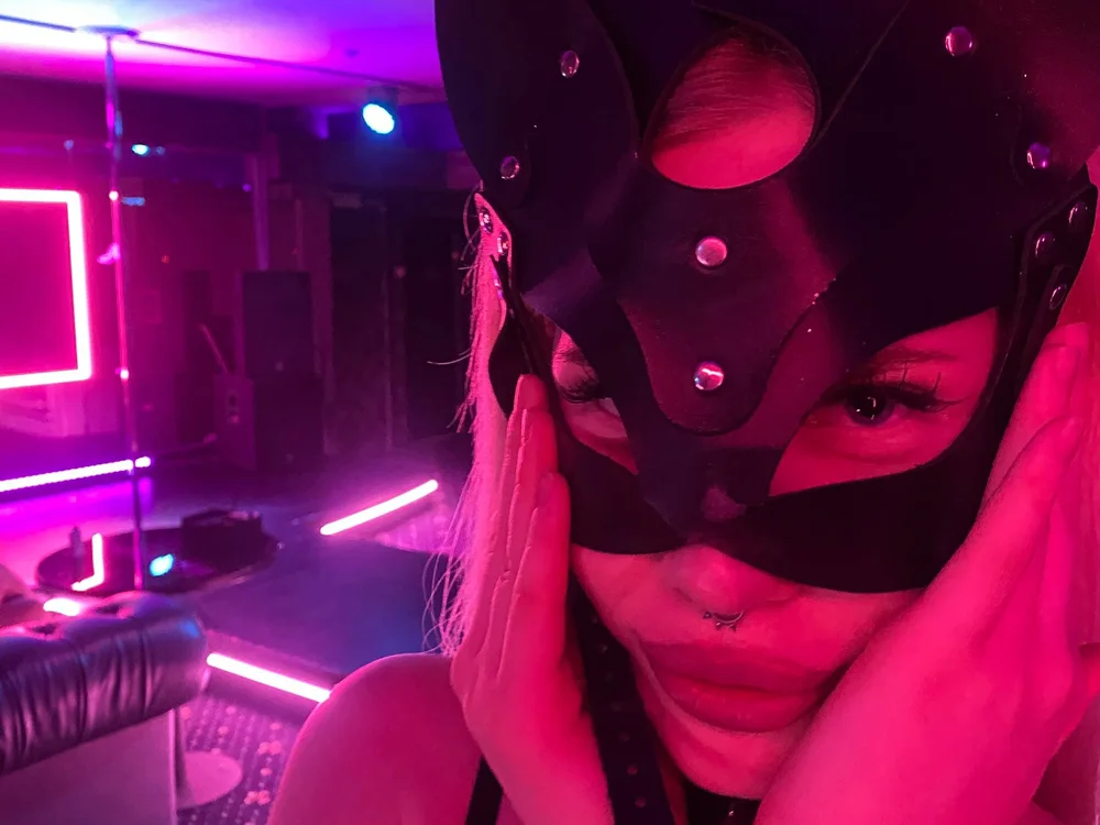 ChristaBuchann's Offline XXX Chat