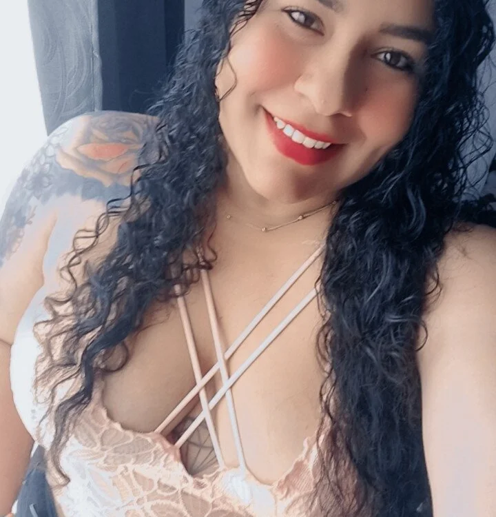 paula_dimatee's Offline Chat Room