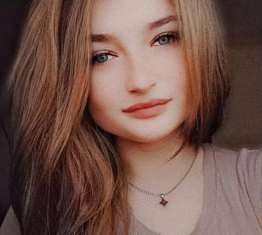 Mia_Sims' Offline Chat Room