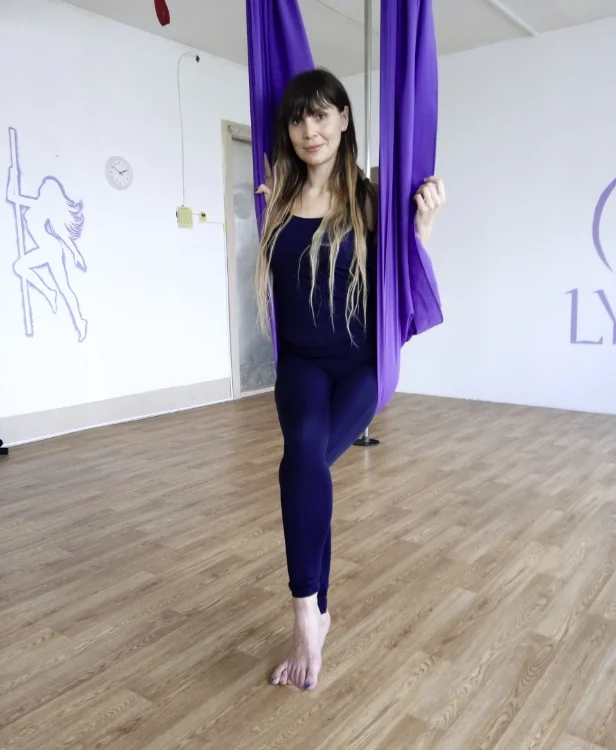 Hellena222024's Offline Chat Room