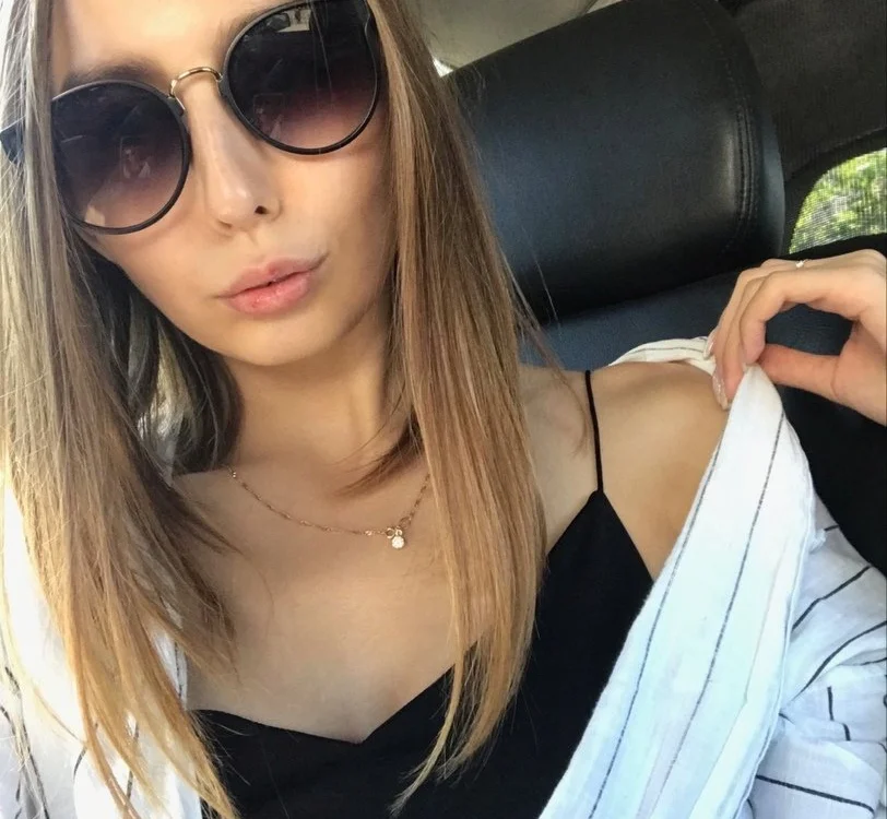 JulliHotLove's Offline Chat Room
