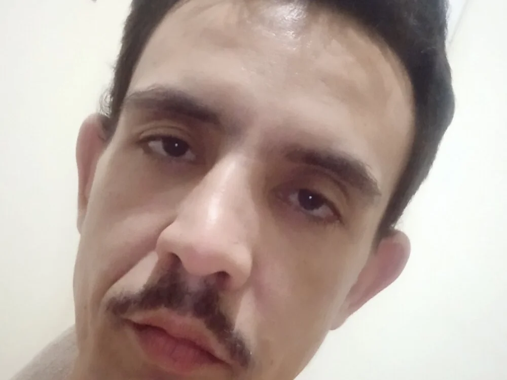 PLI69LUIZ Chat XXX offline