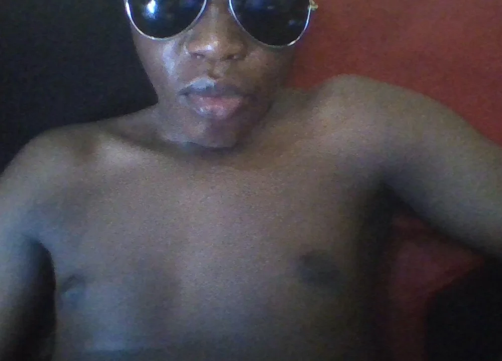 realfuckrrr's Offline XXX Chat