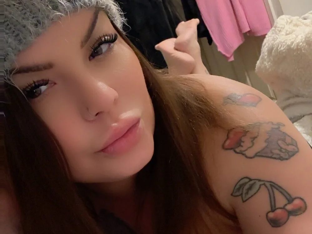 curveycallie40plus' Offline XXX Chat