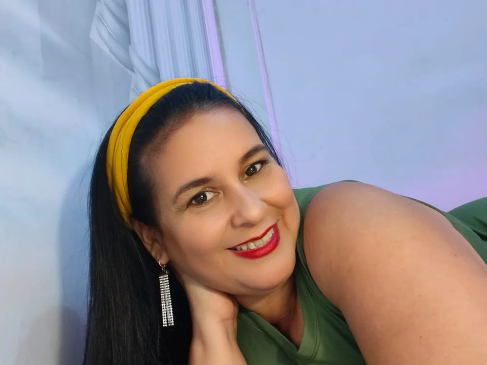 Sharllot_bbw's Offline XXX Chat