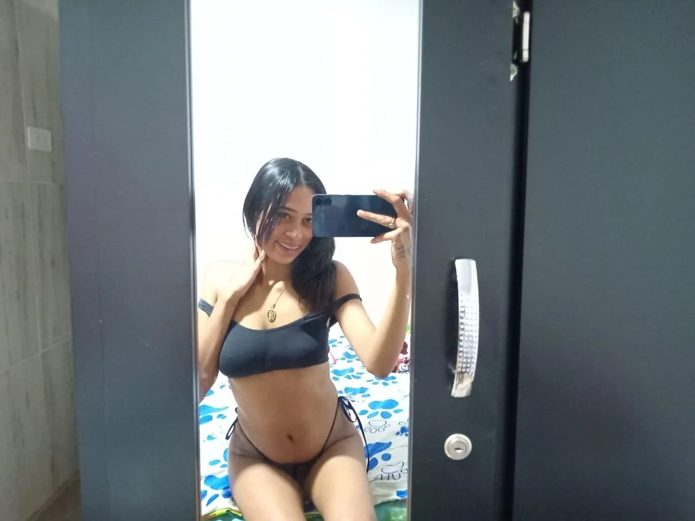 Little_slut1 Ruang Obrolan Offline