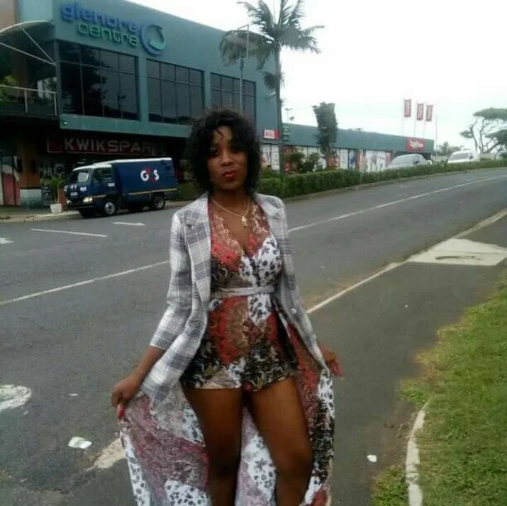 SexyLipss_'s Offline XXX Chat