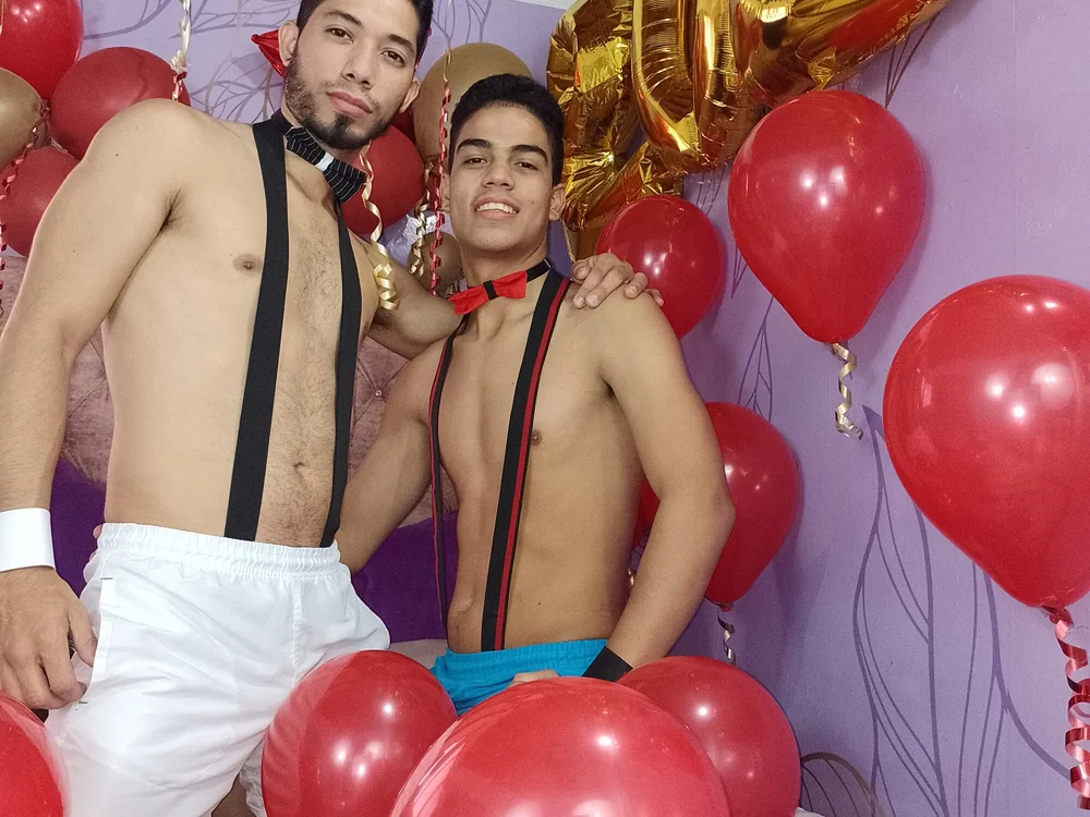 Theboyshot11's Offline XXX Chat