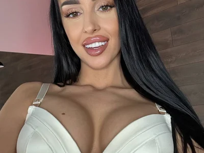 KairaAndrews webcam livesex profile in white cams