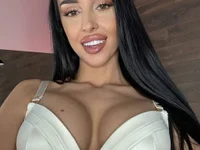 KairaAndrews live XXX chat